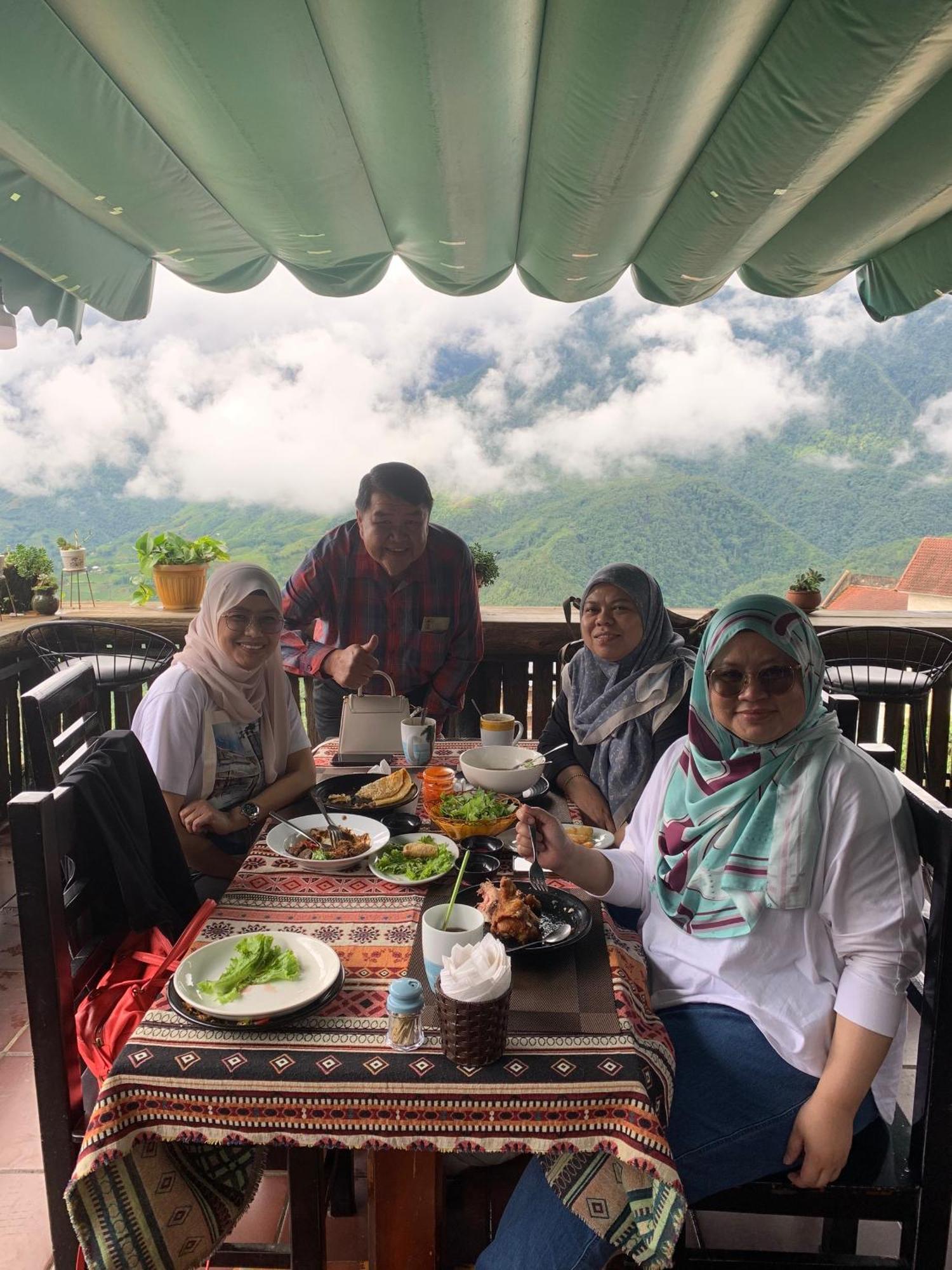 Daun Pisang Homestay And Restaurant Halal Food View Fanxipan Sa Pa Exterior photo